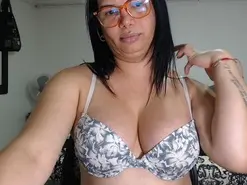 Amateur Live Porn of latinaflower_ts