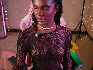 Cam4 Watch Live Sex Cams of Luana_risque