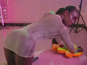 Cam4 Live Sex Cam of Luana_risque