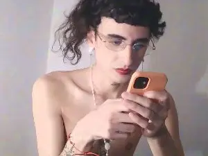 Cam4 Free Live Porn of MilkaChocolate