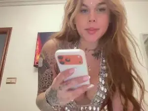 Cam4 Nude Webcam of laura_cam1