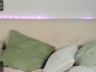 Camsoda Nude Webcam of itschloelaurent