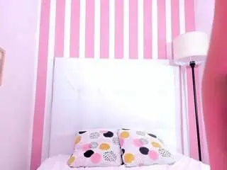 Camsoda Nude Webcam of alinasimmons