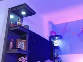 Camsoda Nude Webcam of laurys-flowers