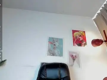 Chaturbate Live Sex Cam of gia_demiee