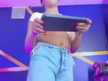Chaturbate Live Sex Cam of andrea_giraldo_