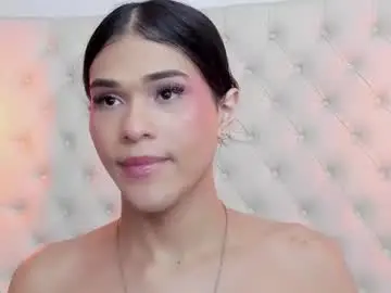 Chaturbate Live Sex Cam of _isalittlestar_