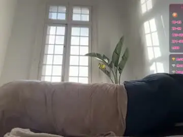 Chaturbate Live Sex Cam of hung_angel_xxl