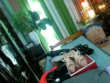 Chaturbate Live Sex Cam of queen_kendalx19