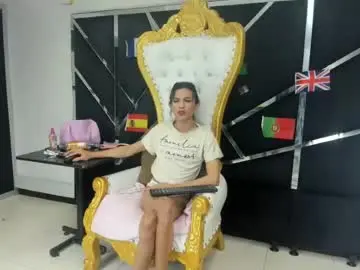 Chaturbate Best live sex cam show of aisha_hotts777