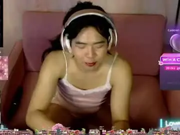 Chaturbate Live Sex Cam of tashakai
