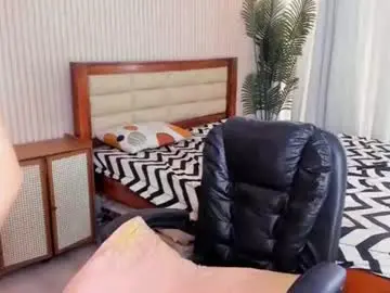 Chaturbate Live Sex Cam of carla_bigcock09
