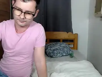 Chaturbate Adult Video Chat of lars_petite_obsession