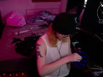 Chaturbate Live Sex Cam of hellfire_girl