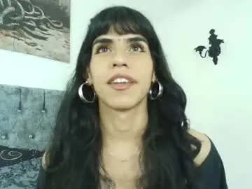Chaturbate Watch Live Sex Cams of bella_poisonous