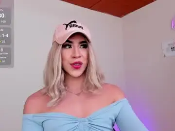 Chaturbate Live Sex Cam of alonehazel