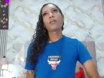 Chaturbate Nude Webcam of mia_hiills