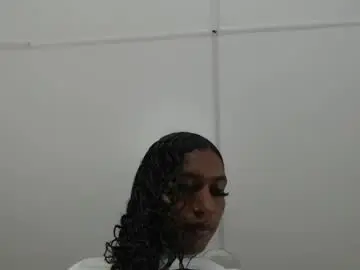Chaturbate Nude Webcam of mia_hiills