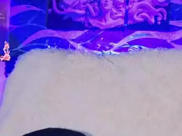 Chaturbate Live Sex Cam of cloee_cameron