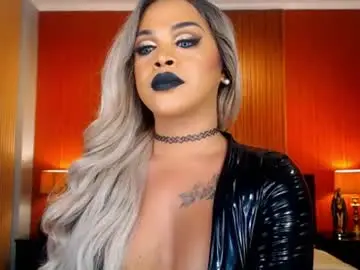 Chaturbate Live Sex Cam of urmajestytyra