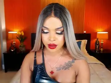 Chaturbate Watch Live Sex Cams of urmajestytyra