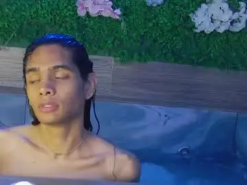 Chaturbate Live Sex of maxi_max0