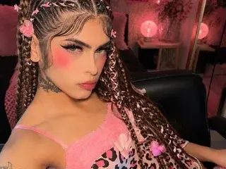 Streamate Adult Webcams of Karolfoxxi