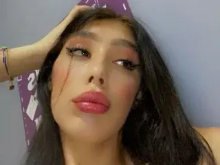 Streamate Free Porn Cam of NICOLSKINNY19