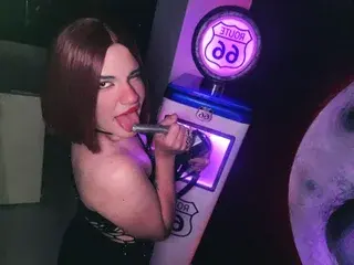 Streamate Nude Webcam of GlossyyBratz