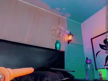 Stripchat Free Porn Cam of _ChanellR_