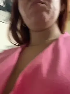 Stripchat Free Porn Cam of mia_hot4