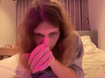 Stripchat Free Porn Cam of AlicePinkhead