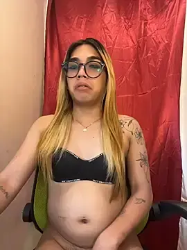 Stripchat Free Live Porn of velvetviper06