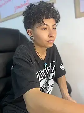 Stripchat Free Porn Cam of ian_mathias_