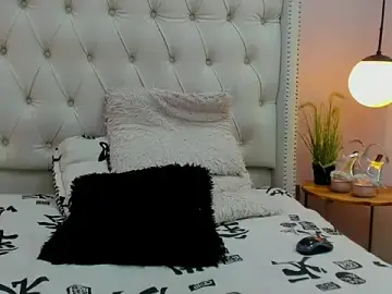 Stripchat Free Live Porn of MiiaRestrepo
