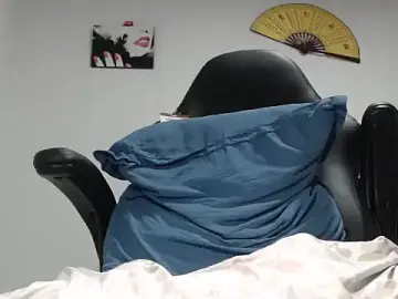 Stripchat Live Sex Cam of pamelabigcock69