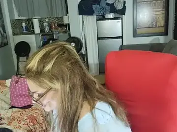 Stripchat Free Live Porn of StarinThecloudz