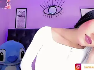 Stripchat Adult Webcam of Amira_Ember