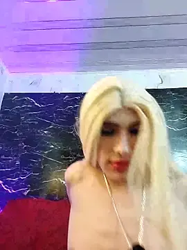 Stripchat Free Live Porn of crislingery_dolli