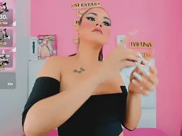 Stripchat Sex Cam of valentina_princess_