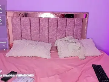 Stripchat Free Porn Cam of selene_cute05