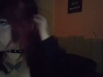 Stripchat Sex Cam of swettiebll