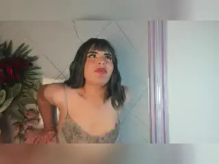 Xlovecam Nude Webcam of GlossyyBratz
