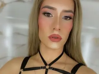 Xlovecam Live Sex Cam of CamiiNiieves